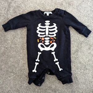 Halloween skeleton onesie size 0-3 months